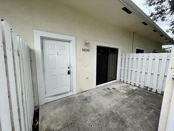 3rd image of 10241 NW 33rd Pl #1