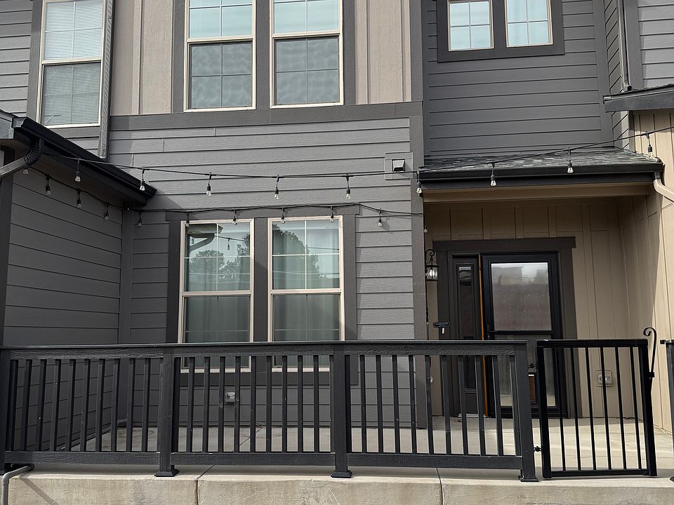 1st image of 11556 Dewey St