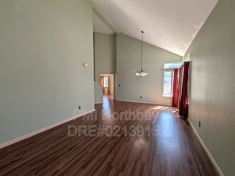 317 Ridgecrest Cir — Photo 6