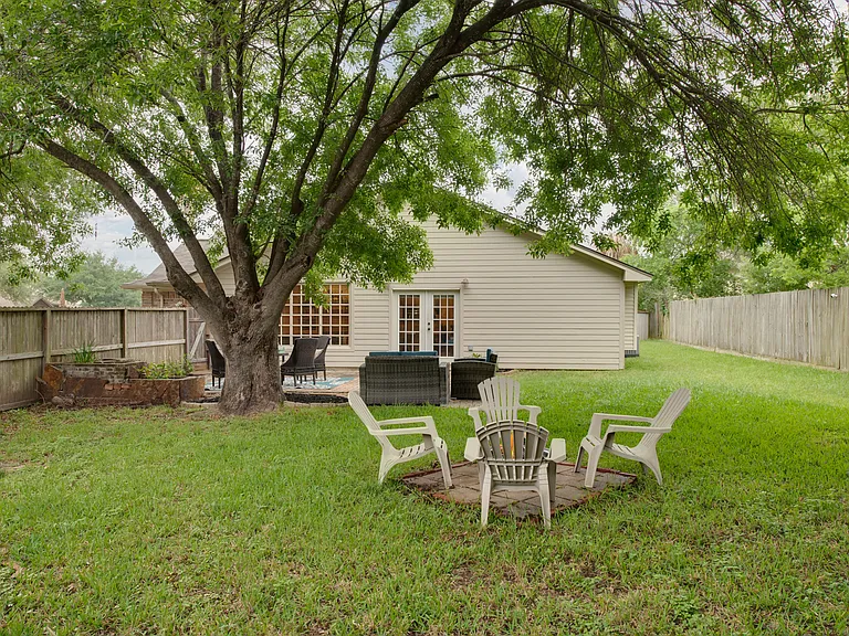 20415 Linden Tree Dr — Photo 46