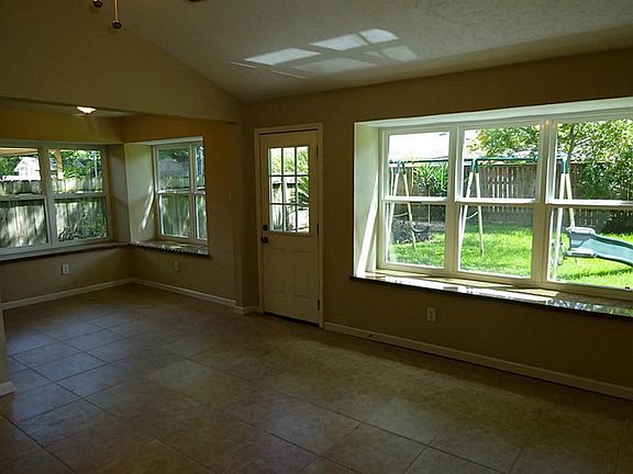 3rd image of 9426 Spiralwood Ln