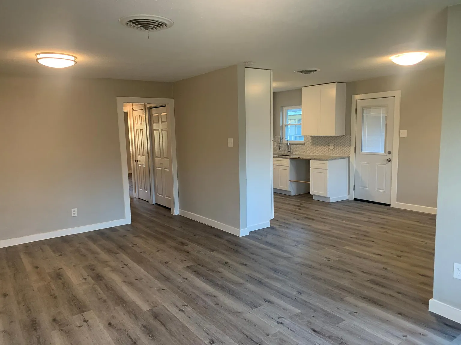 2 bed, 946 sqft, $1,750 — Photo 3
