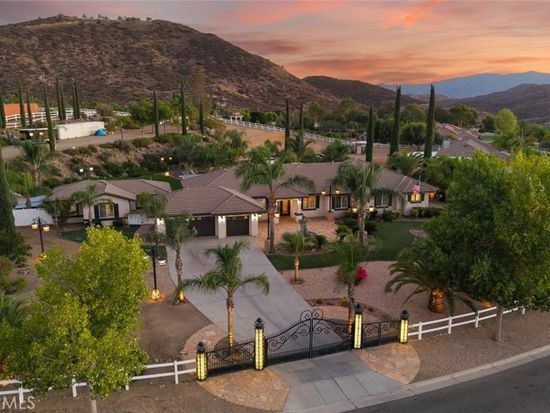 18265 Fort Lauder Ln, Perris, CA 92570