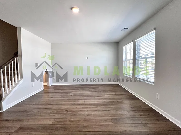 3 bed, 2.5 bath, 1288 sqft, $1,899 — Photo 3