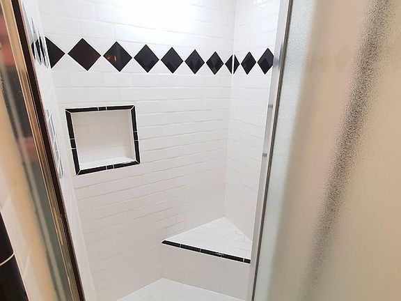 5th image of 316 N New Hampshire Ave APT 2