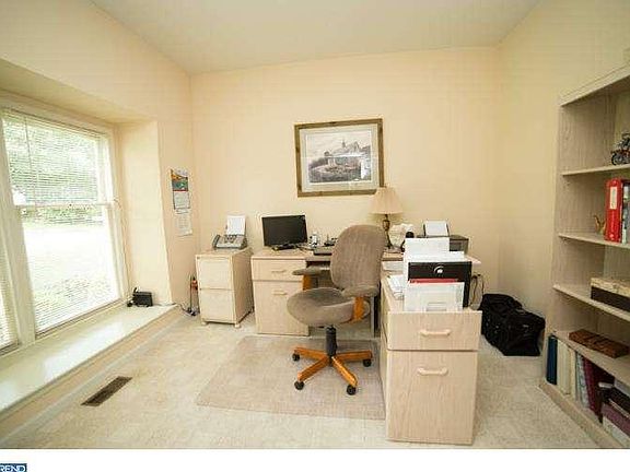 3rd image of 834 Robert Dean Dr