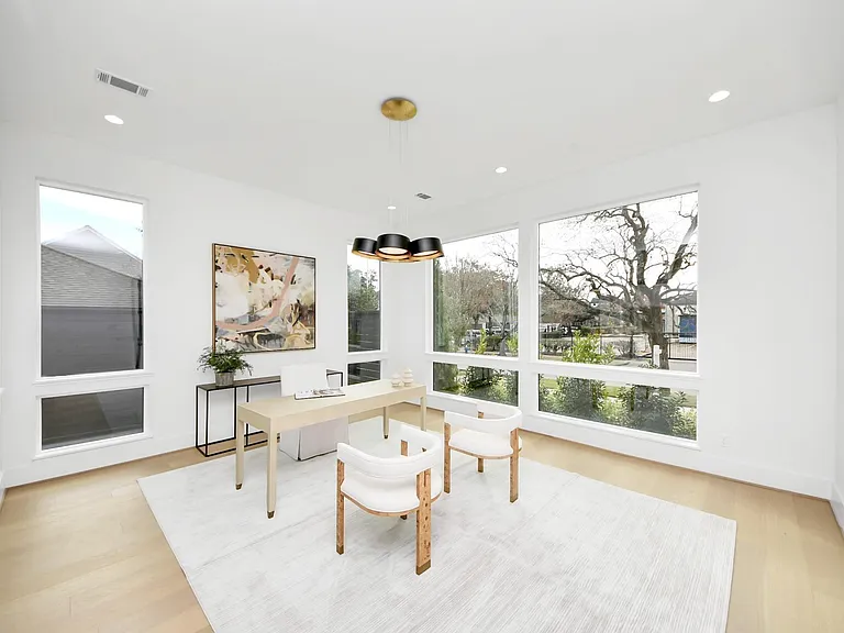 2232 Swift Blvd — Photo 4
