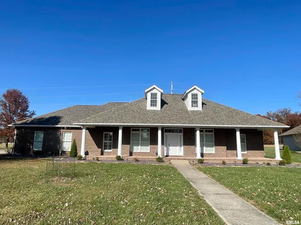 2704 Turnberry Dr, Marion, IL 62959