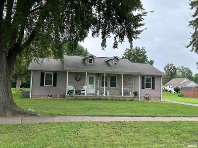 712 S Locust St, Sesser, IL, 62884