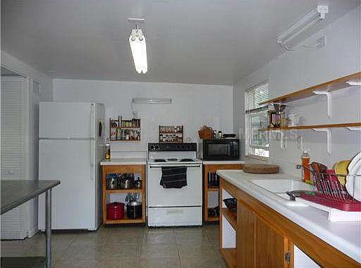 3rd image of 1200 W 22nd St