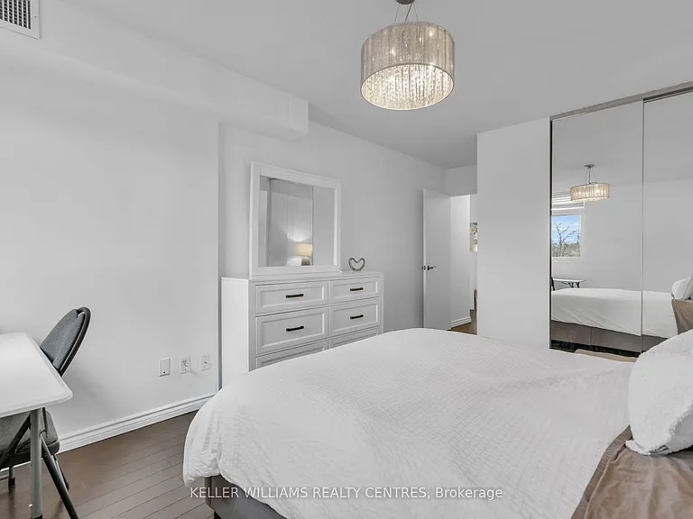 7811 Yonge St #407 — Photo 10