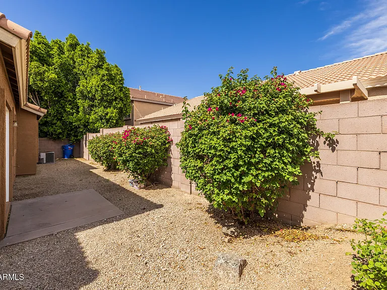 6640 E Russell St — Photo 20