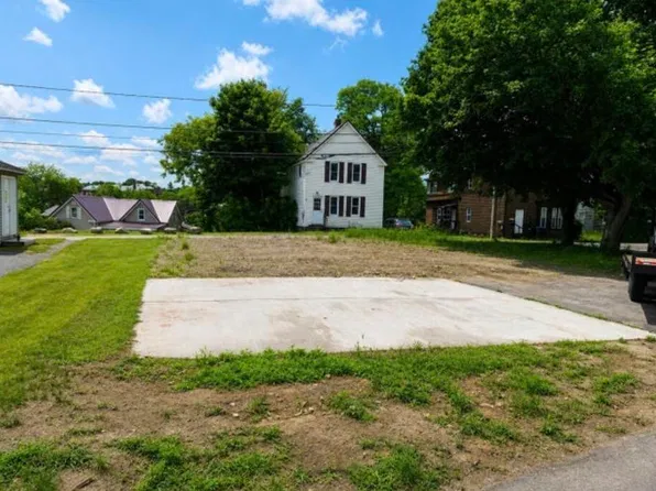 11 Grays Lane, Old Town, ME 04468