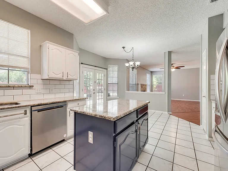 2912 Shadow Oak Ct — Photo 11