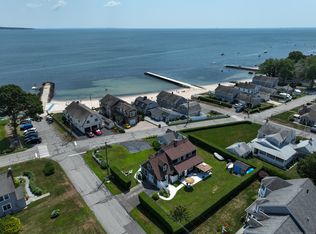 4 Nehantic Dr, Niantic, CT 06357