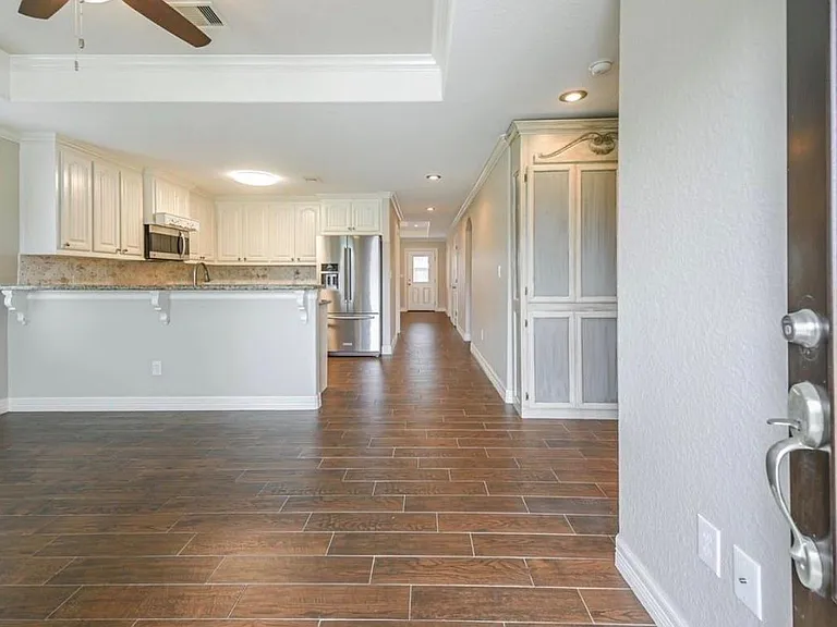 115 Silverbell Cir — Photo 3