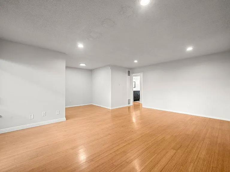 607 N Flores St #2 — Photo 9