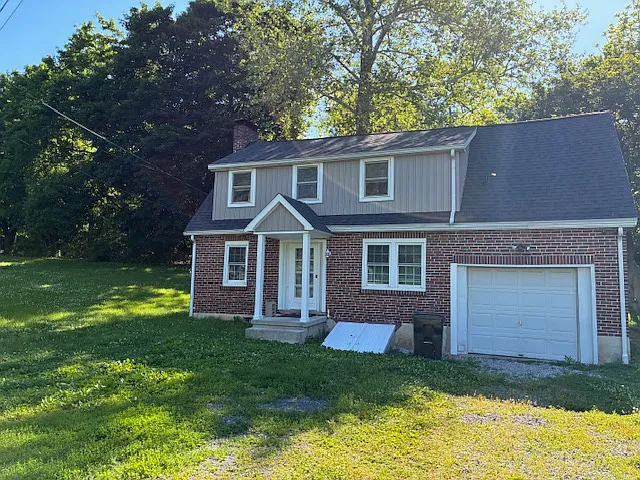 107 Crest Rd — Photo 1