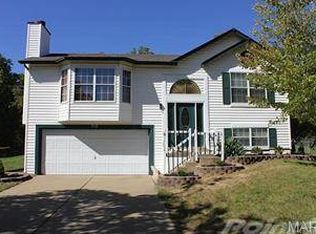 715 Summersong Dr, O'Fallon, MO 63366