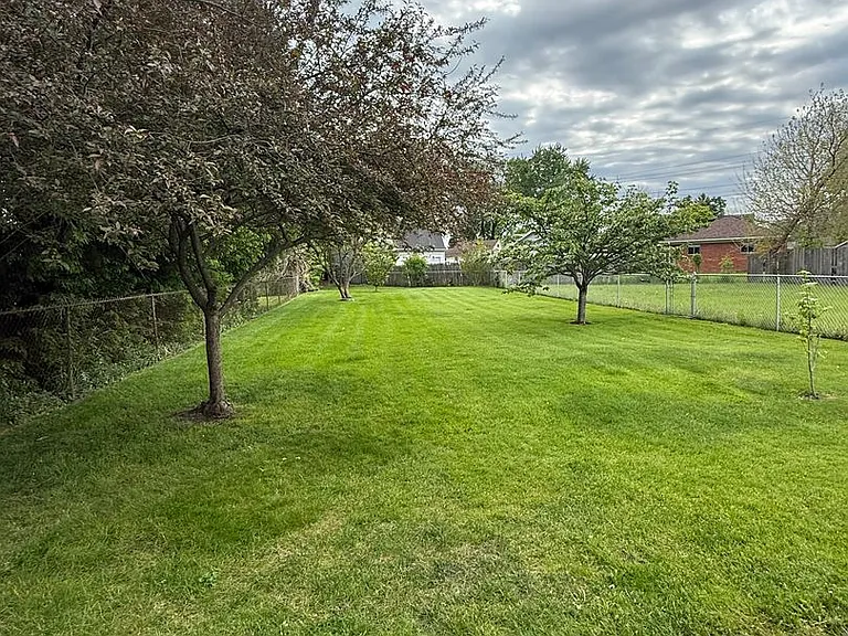 1417 Primrose Ave — Photo 3
