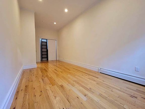 5th image of 230 E 53rd St #Y