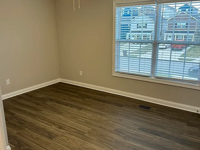 4009 Ruby Rose Rd — Photo 10