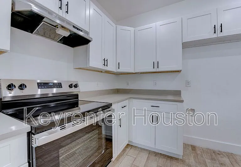 5121 Southwind St — Photo 14