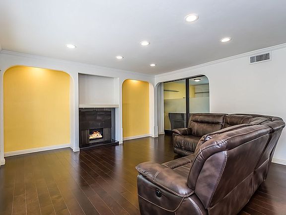 4th image of 5321 Coldwater Canyon Ave APT G