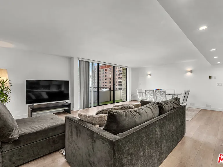 10535 Wilshire Blvd #1014 — Photo 4