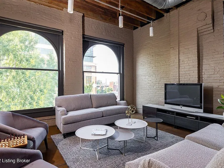 309 E Market St #313 — Photo 3