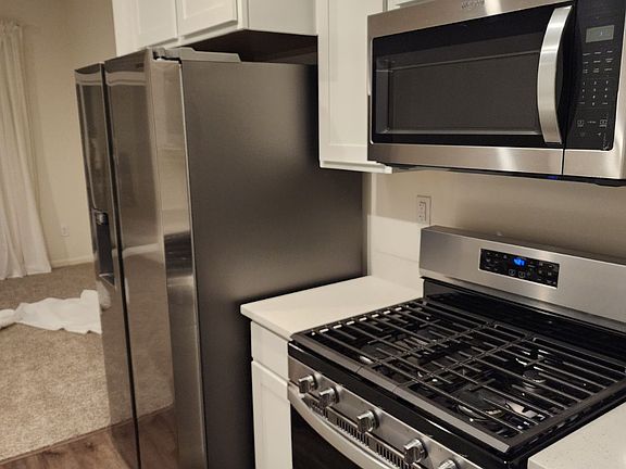 3rd image of 2032 Yellowstone Blvd #2032