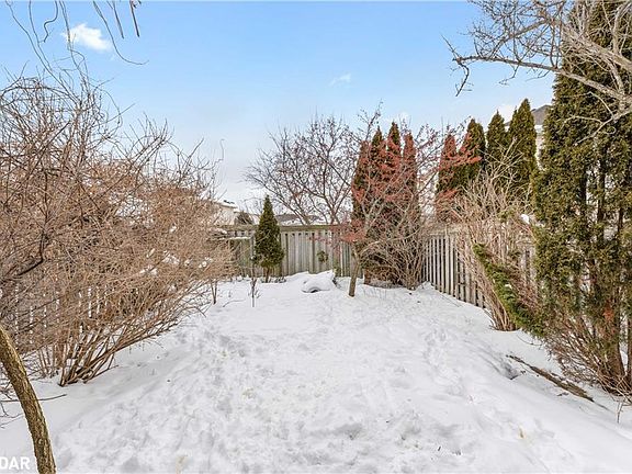 3rd image of 131 Leslie Ave