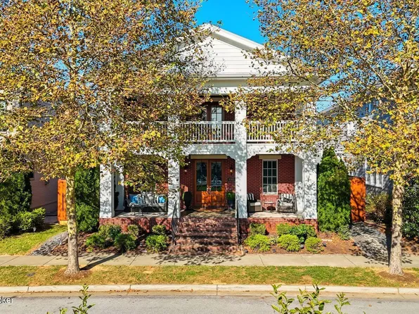 9205 Bergamot Dr, Prospect, KY 40059