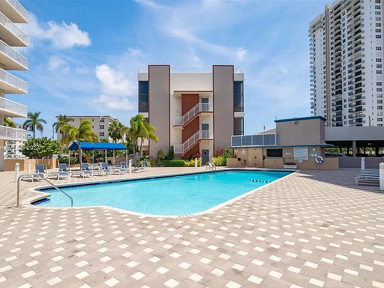 1600 Socean Dr #1 — Photo 26