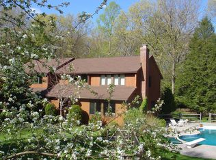 21 Russett Rd, Sandy Hook, CT 06482