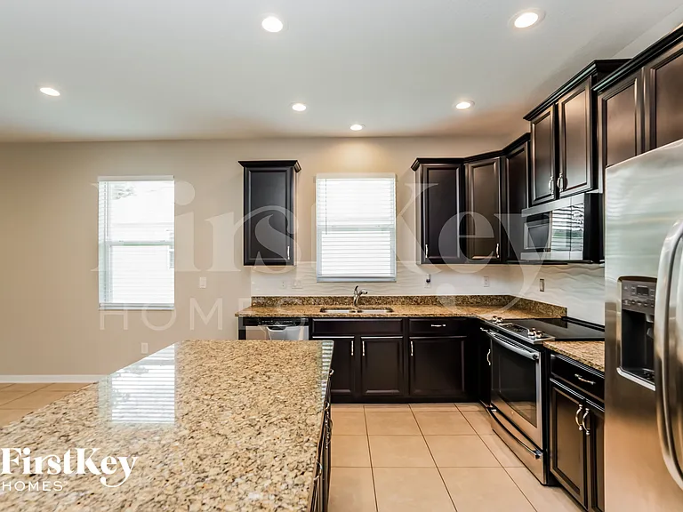7719 E 110th Ave — Photo 5