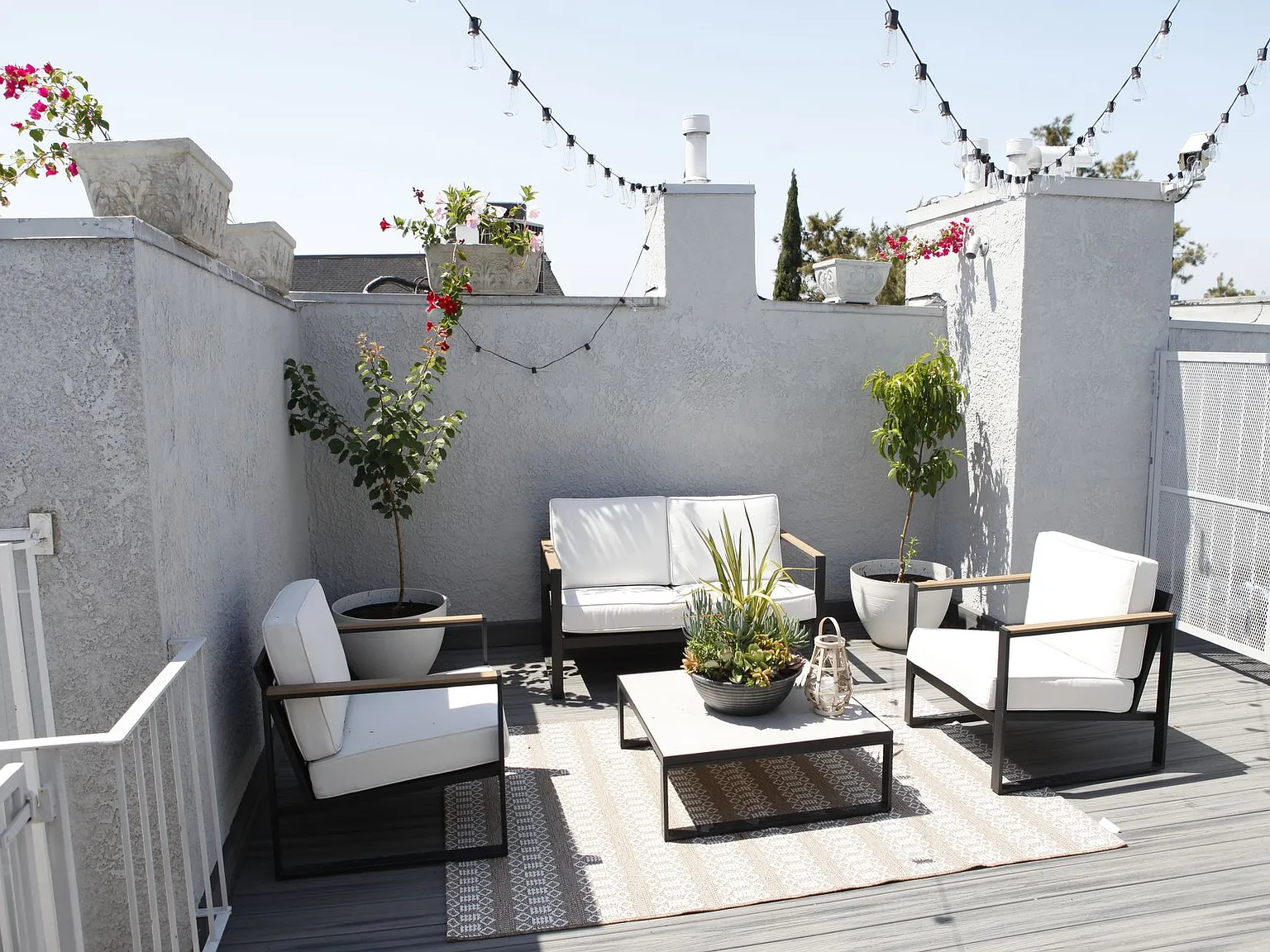 Clark Apartments...Gorgeous 2 Story Penthouse...Full Amenities...CALL NOW! — Photo 2