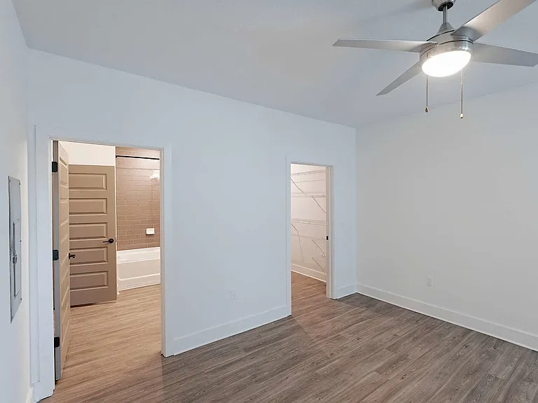 The Parian Luxury Apartments — Photo 74