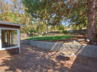 525 Eastwood Dr, Medford, OR