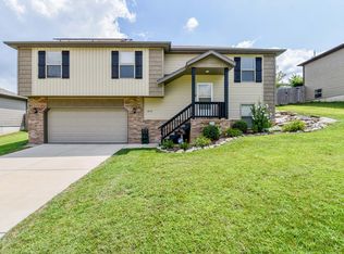 1212 S 17th St, Ozark, MO 65721