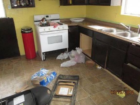 2nd image of 5323 Grove Ave