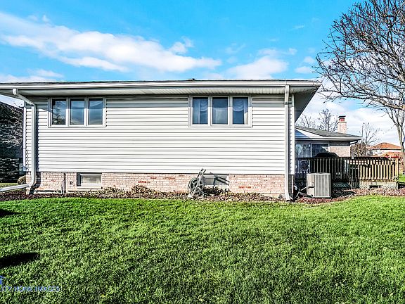 5th image of 15761 Park Hill Dr