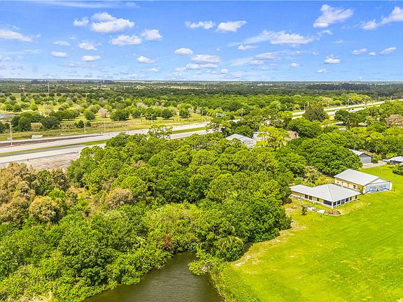4th image of 525 Wright Cir
