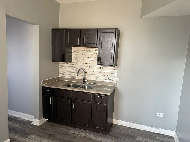 6600 S Laflin St #2 — Photo 8