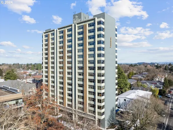 1220 NE 17th Ave APT 7B, Portland, OR 97232