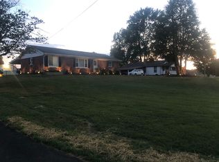 2009 E Lake Rd, Princeton, IN 47670