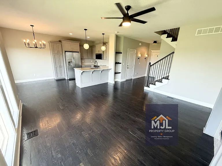 1505 Shane Ln — Photo 6