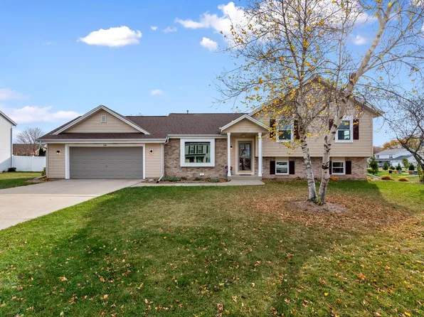 214 Maries WAY, Random Lake, WI 53075