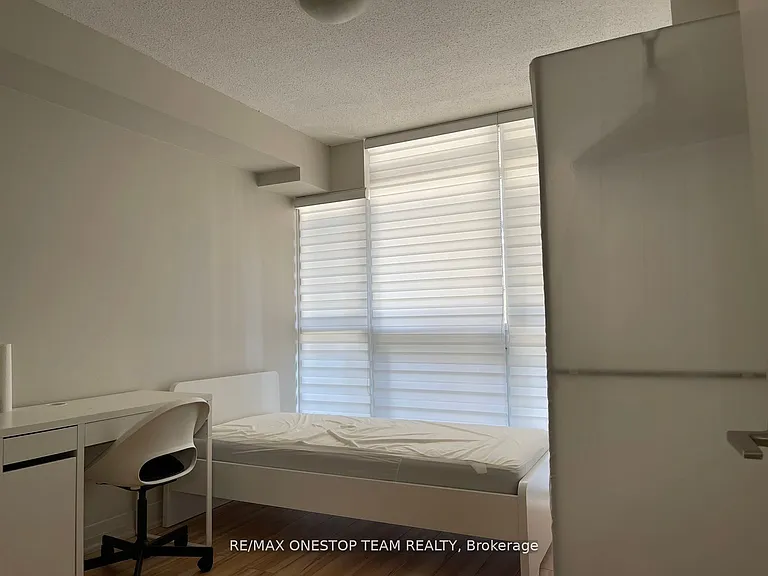 21 Carlton St #406 — Photo 8