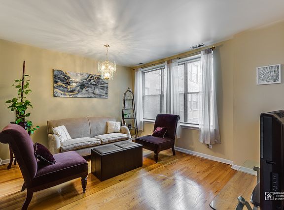 4th image of 3704 S King Dr APT 2C